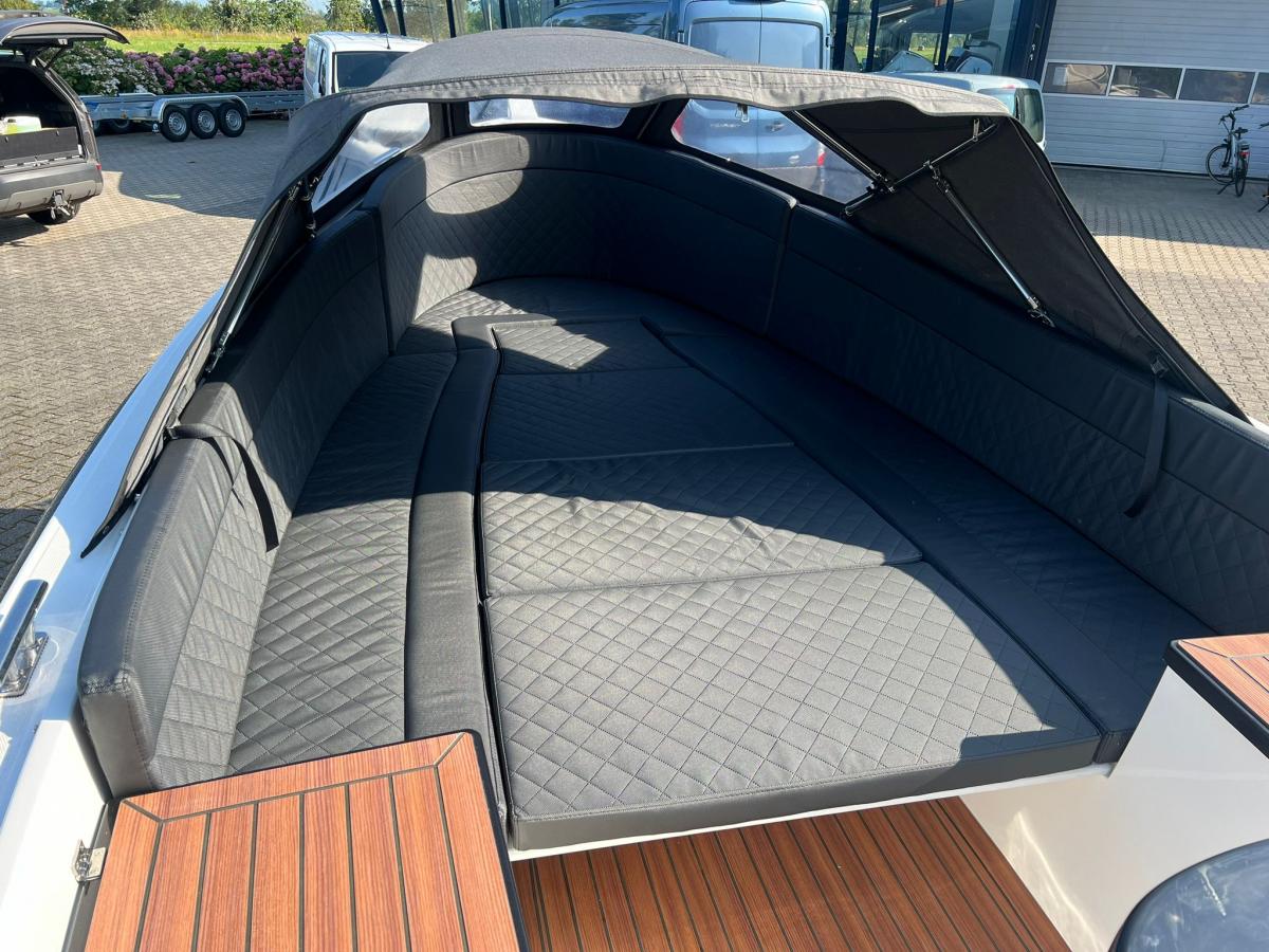 Maxima 650 Flying Lounge met boegschroef — foto 10 van 14