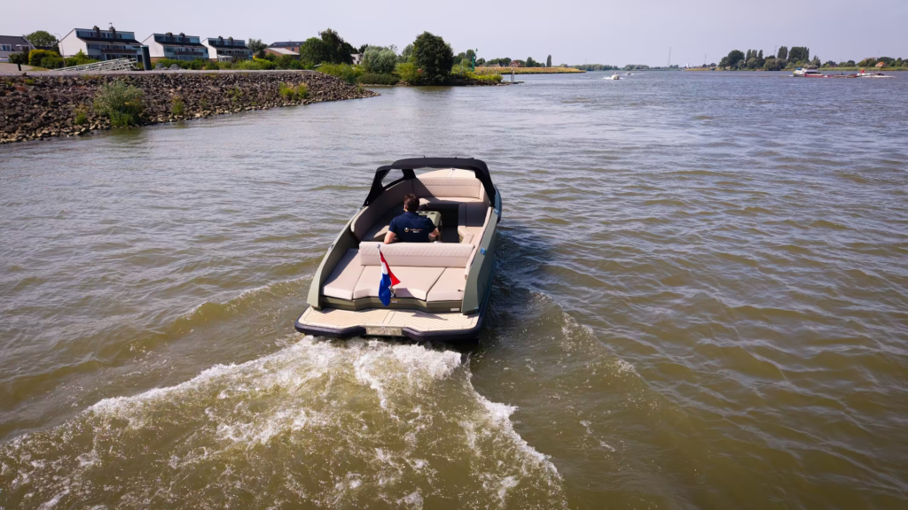 Qualia QT20 E | Elektrische aluminium tender — foto 4 van 24