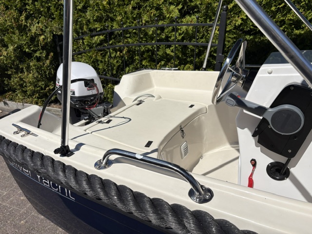 Silver Yacht 405 met Selva 8 PK 4 Takt — foto 7 van 12