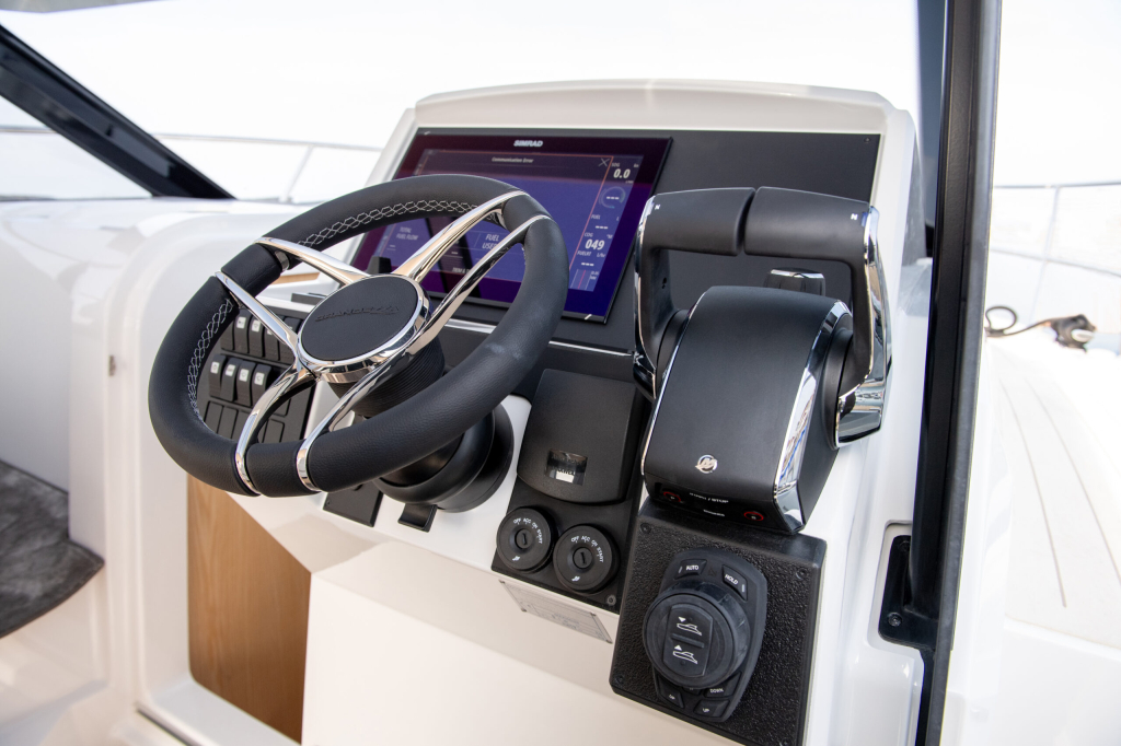 Grandezza 37 Outboard (Hybride varen mogelijk) — foto 18 van 22