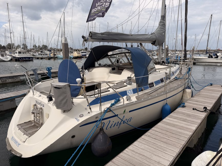 Bavaria 370 Lagoon — foto 4 van 12