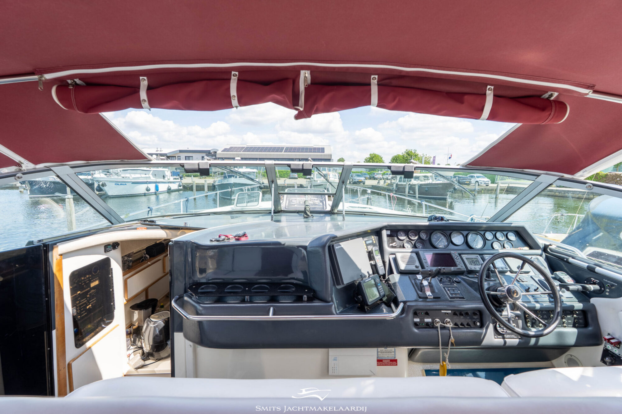 Sea Ray 370 Express Cruiser — foto 38 van 59