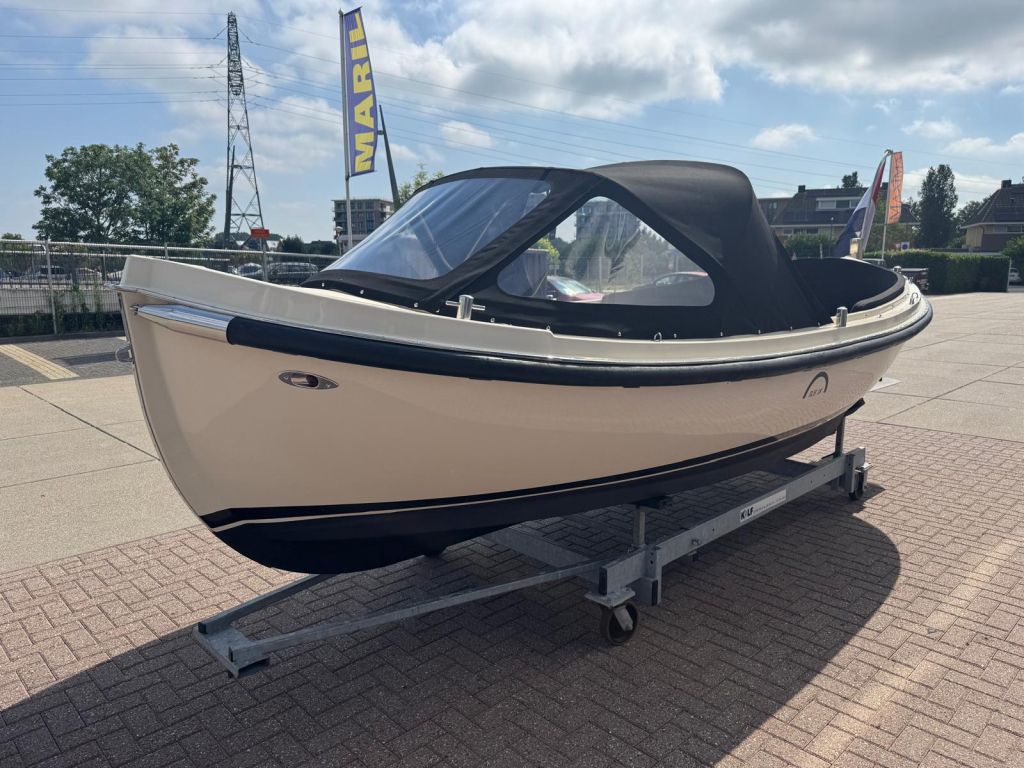 Antaris RB18 met Vetus 28 pk — foto 4 van 12