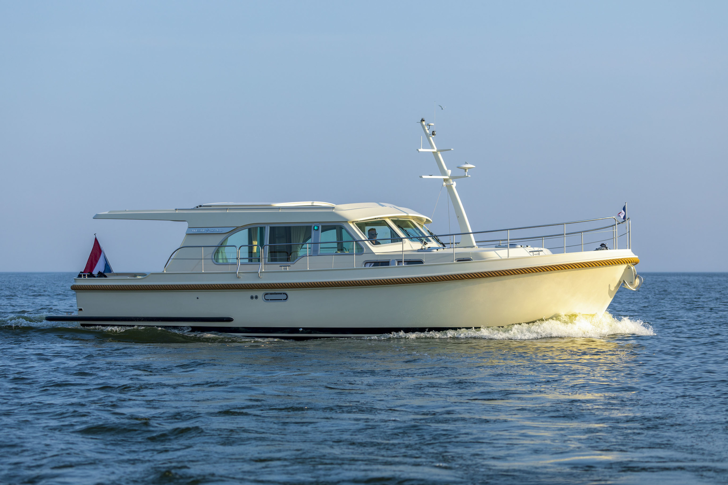 Linssen Grand Sturdy 40.0 Sedan INTERO — foto 2 van 32