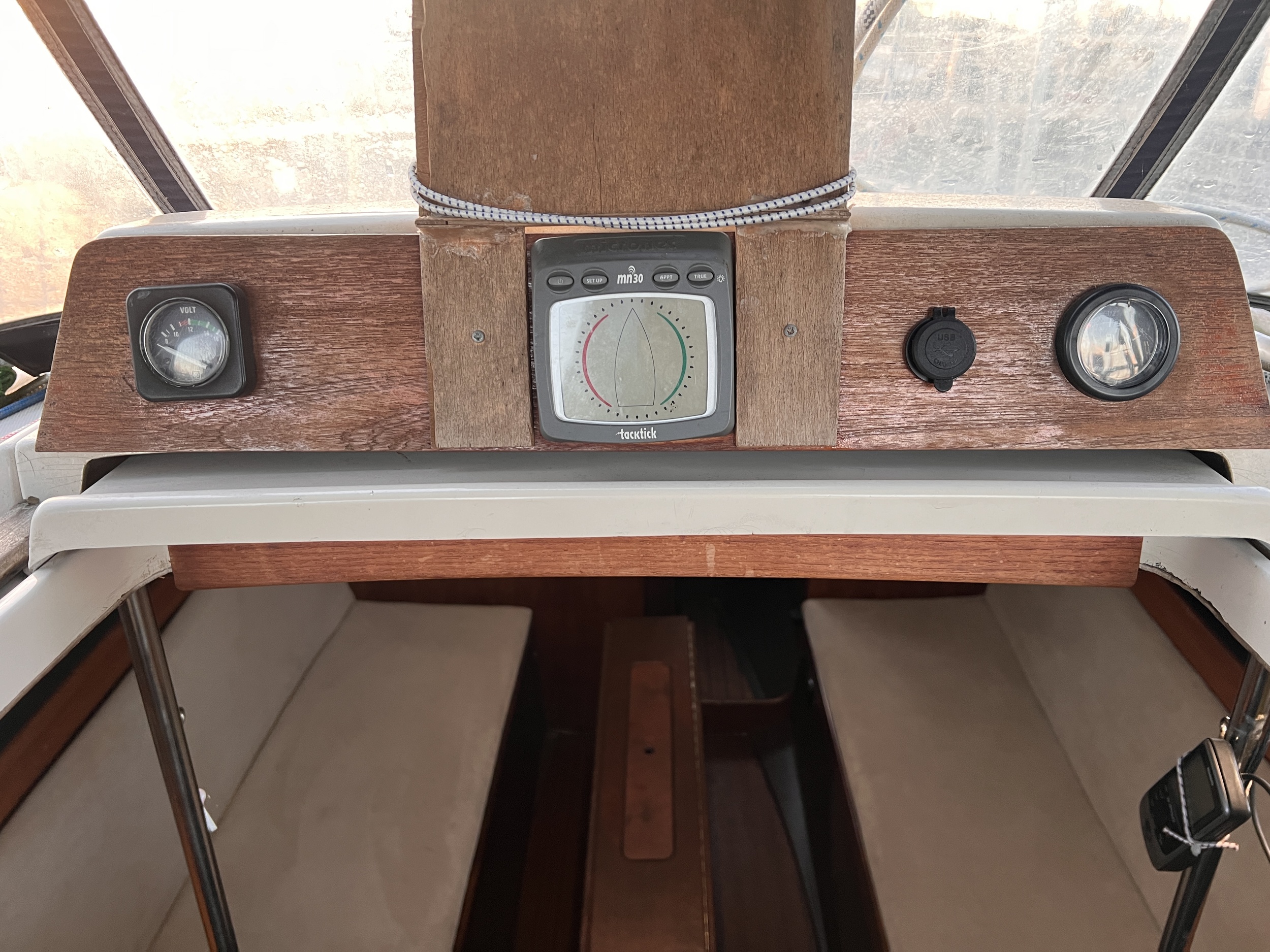 Beneteau First 30 — foto 23 van 38