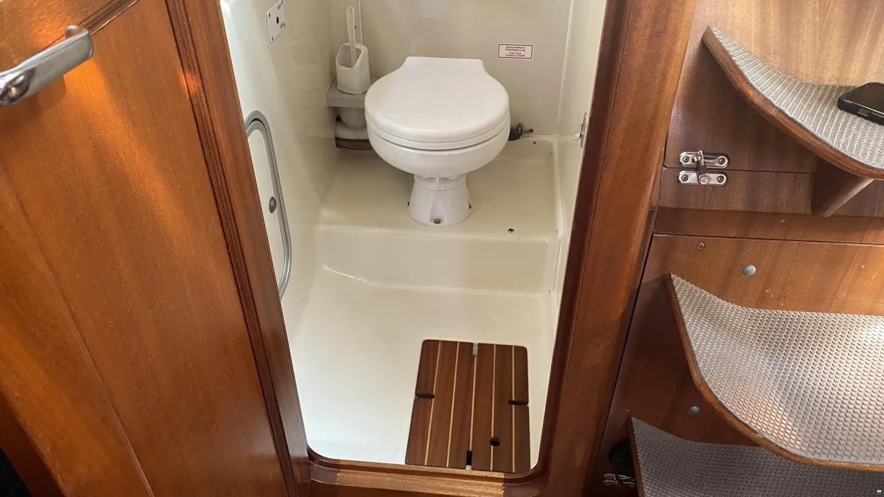 Bavaria 350 Lagoon - BluYachting — foto 7 van 12