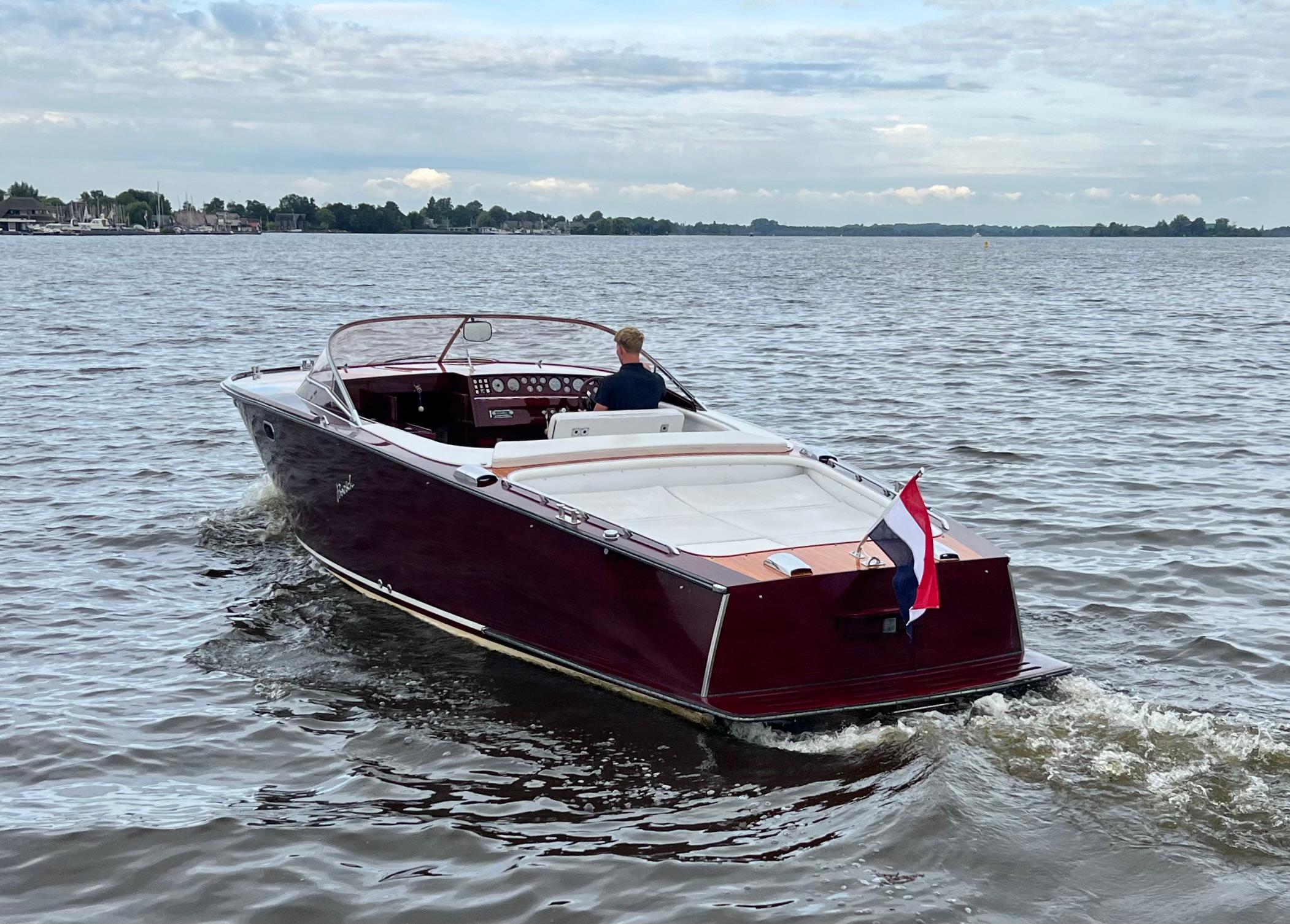 Boesch 850 Runabout Deluxe — foto 26 van 40