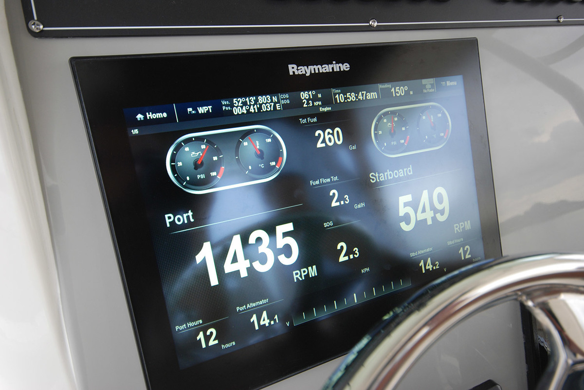 Boston Whaler 330 Outrage — foto 24 van 40