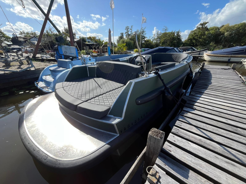 Van Vossen 650 plugin E tender aluminium elektrisch — foto 9 van 16