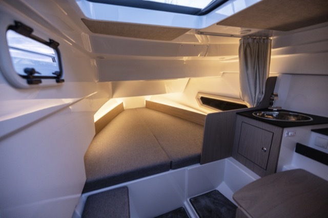 Quarken 27 Cabin (prijs Incl. Yamaha 300pk) — foto 10 van 21
