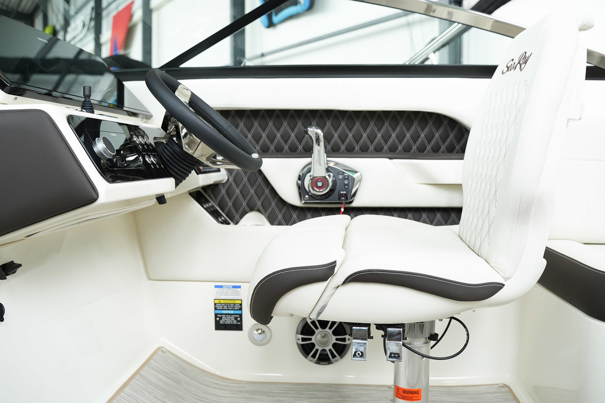 Sea Ray SLX 250 — foto 17 van 57