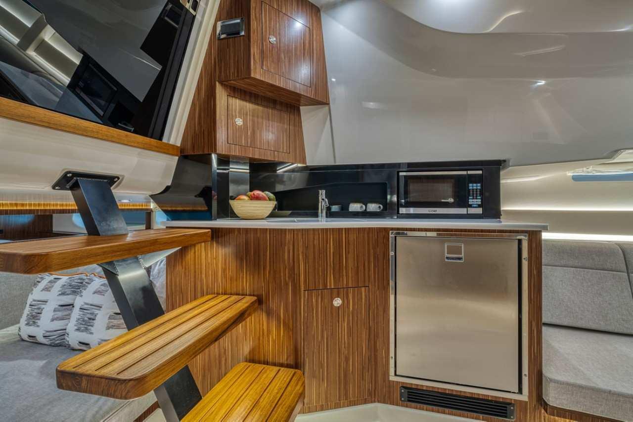 Sea Ray Sundancer 370 — foto 10 van 11