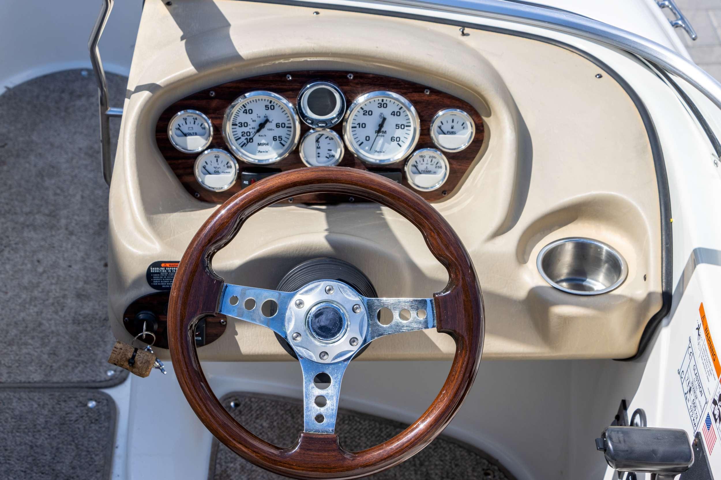 Glastron GT 185 — foto 8 van 29