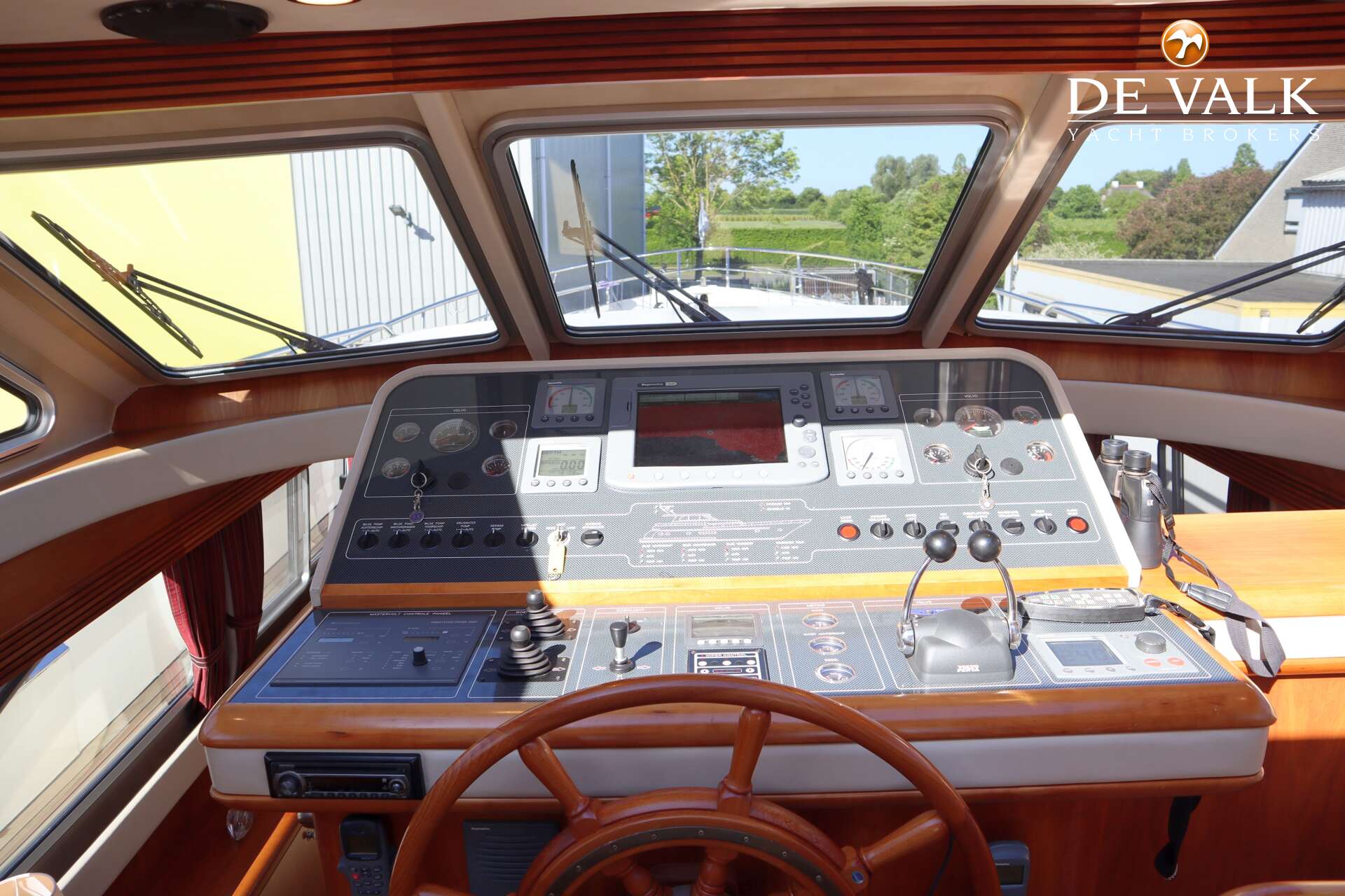 Van der Valk Continental 15.50 FR — foto 23 van 42