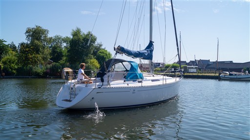 Dufour Yachts 30 Classic (2001) — foto 7 van 12