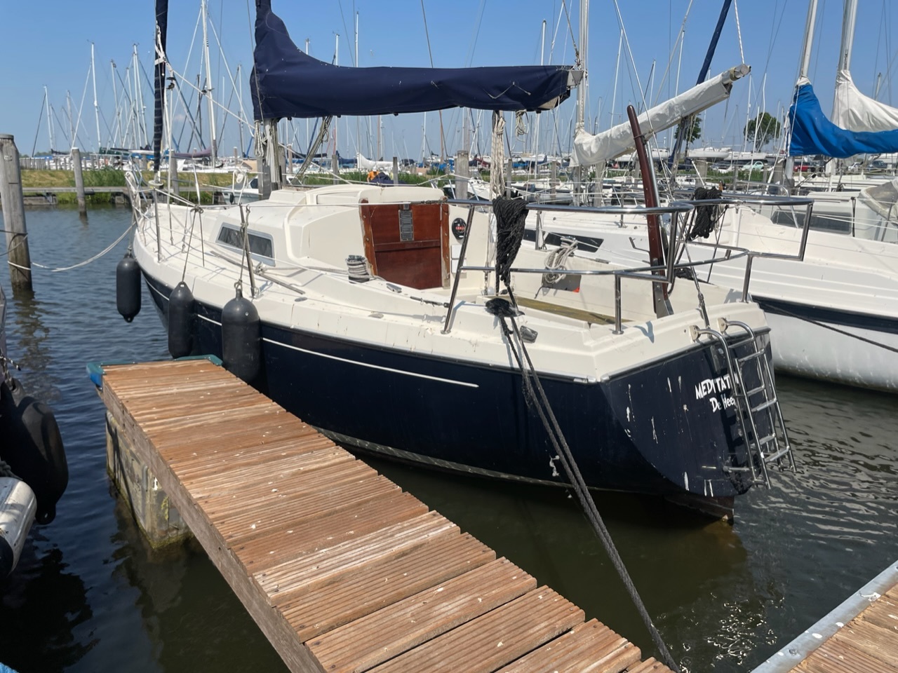 Victoire 822 — foto 1 van 3