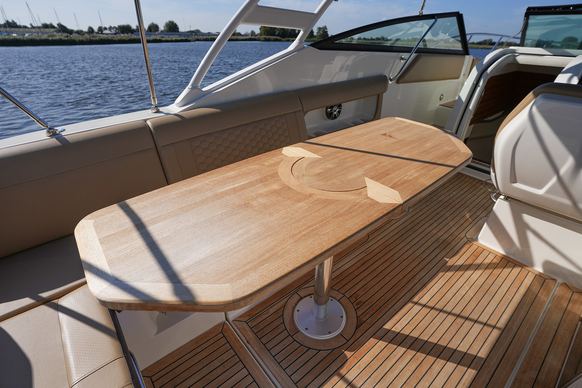 Sea Ray Sundancer 290 — foto 17 van 76