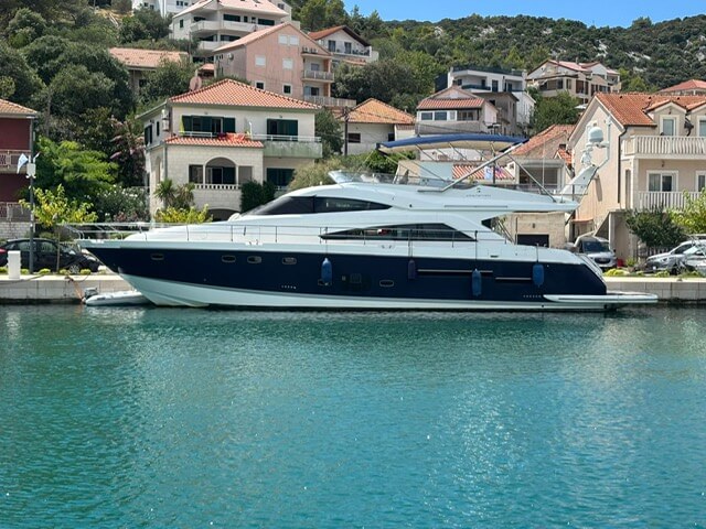 Fairline Squadron 65 - BluYachting