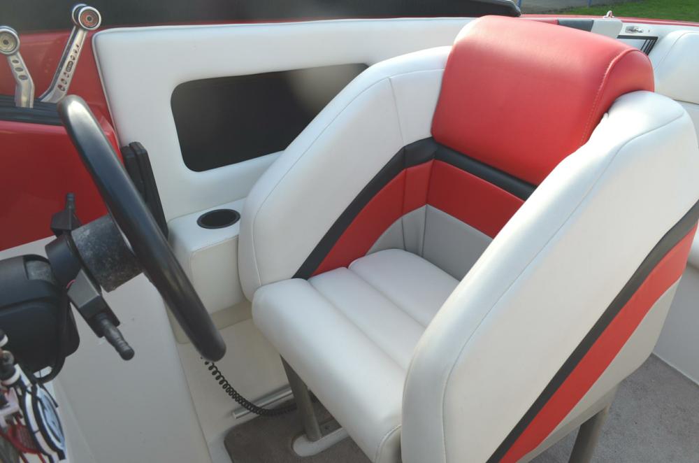 Donzi 30 "Black Widow" — foto 15 van 20