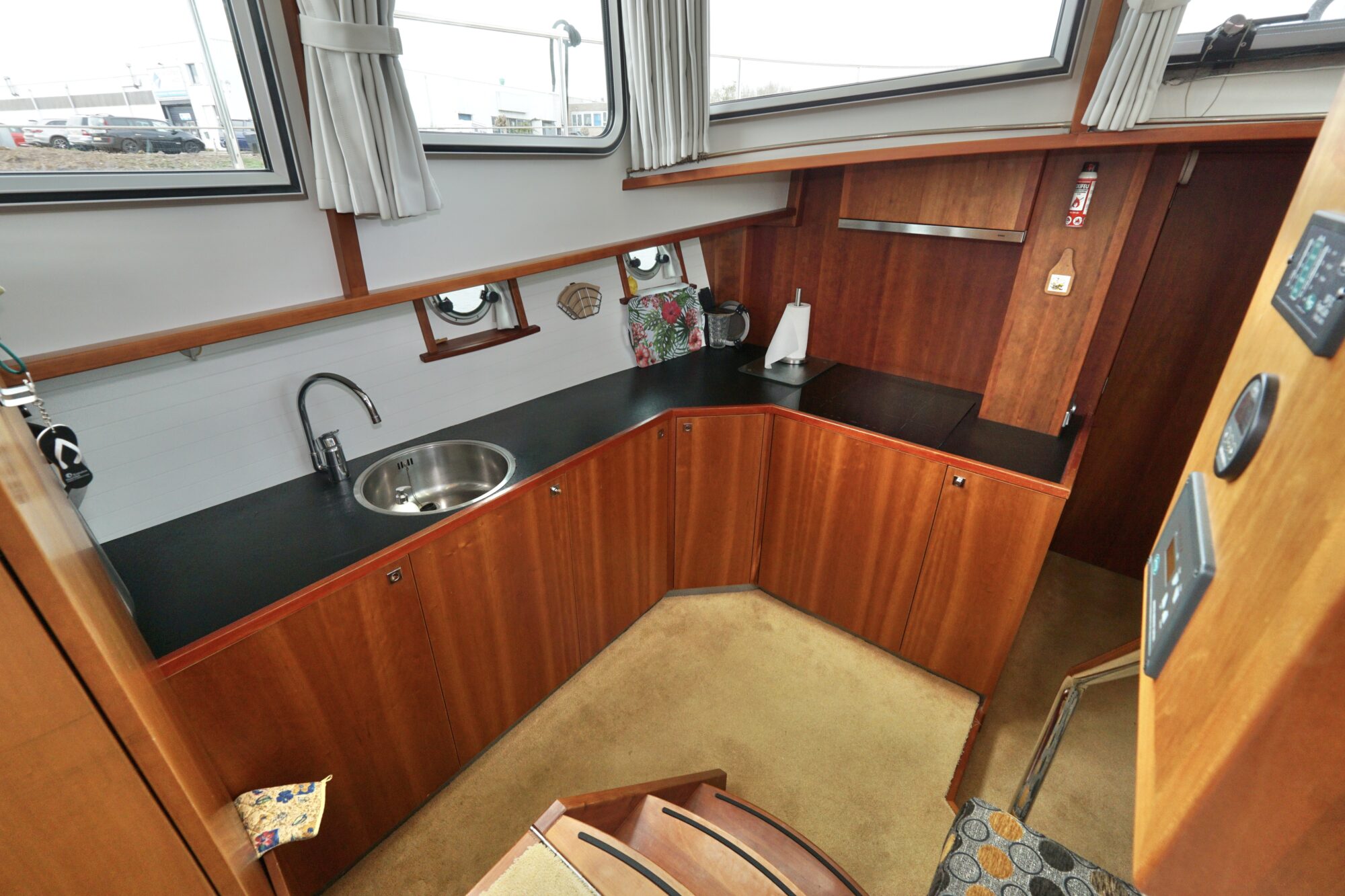 Serious Yachts Gently Low Bridge 45 Sedan — foto 24 van 74