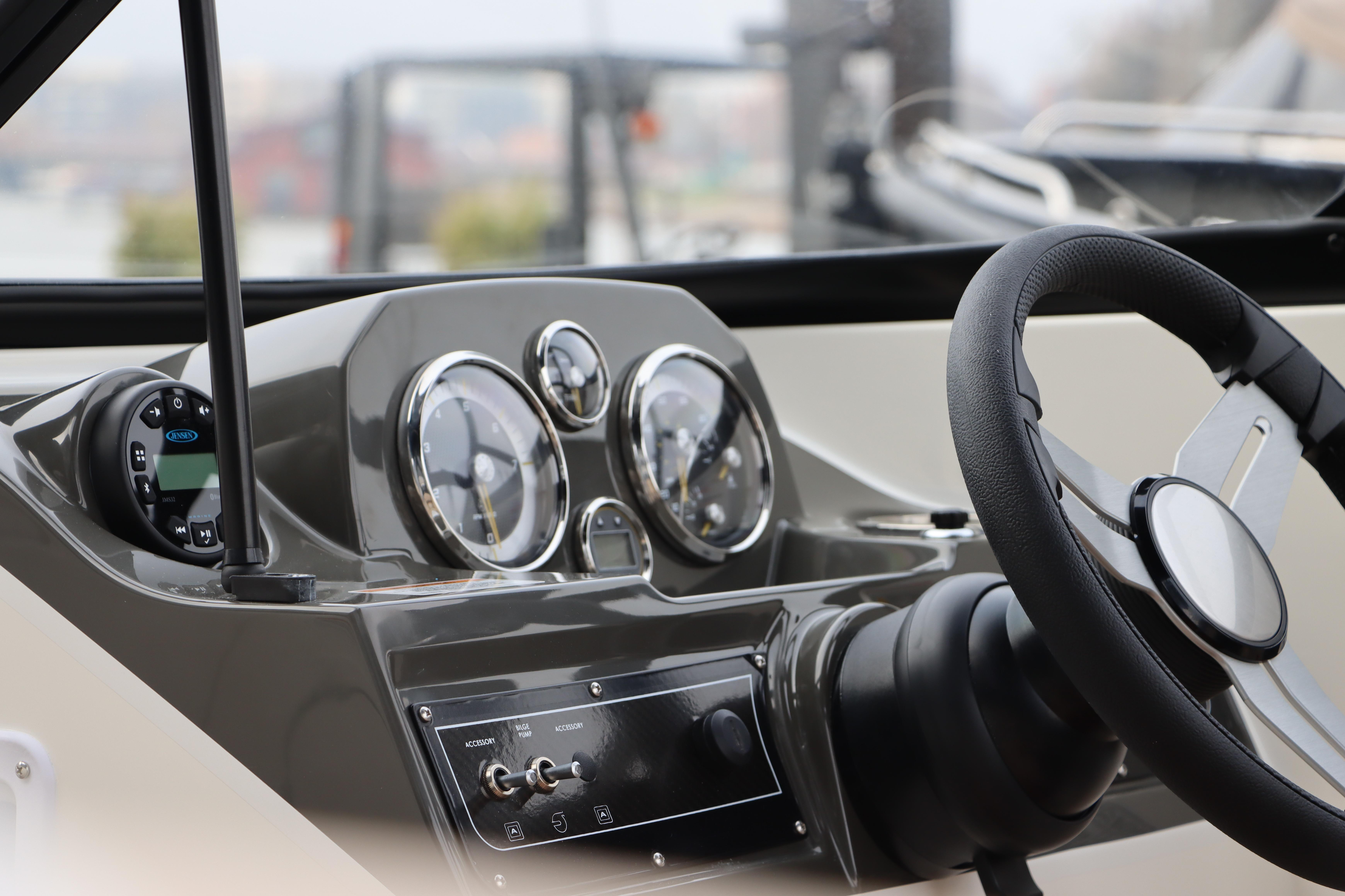 Bayliner VR4 Bowrider OB — foto 13 van 18