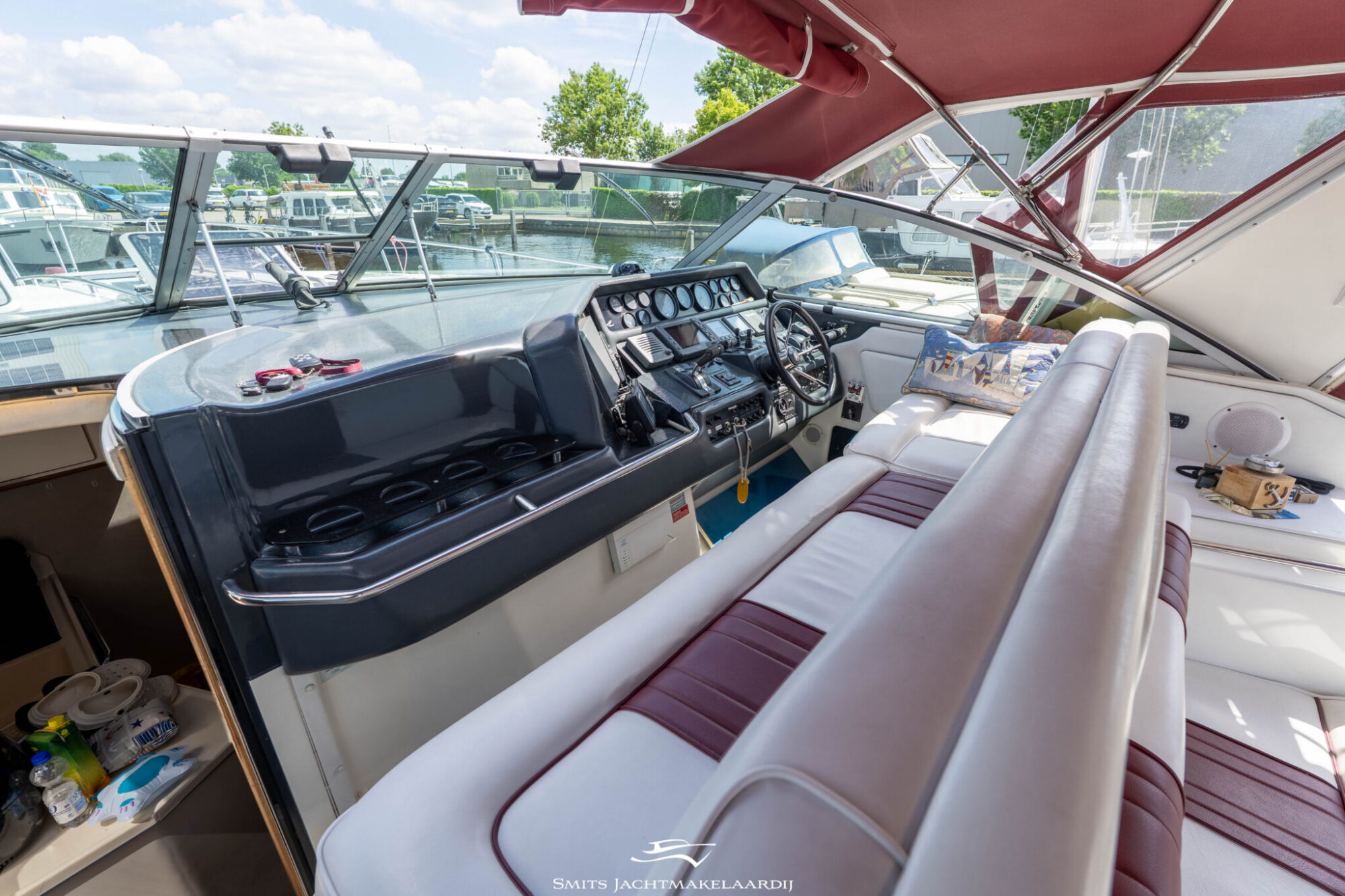 Sea Ray 370 Express Cruiser — foto 37 van 59