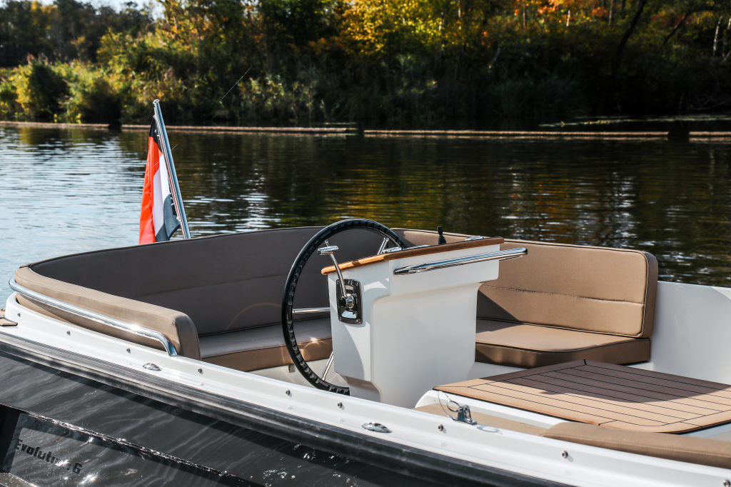 Evolution  6 Tender  — foto 10 van 16