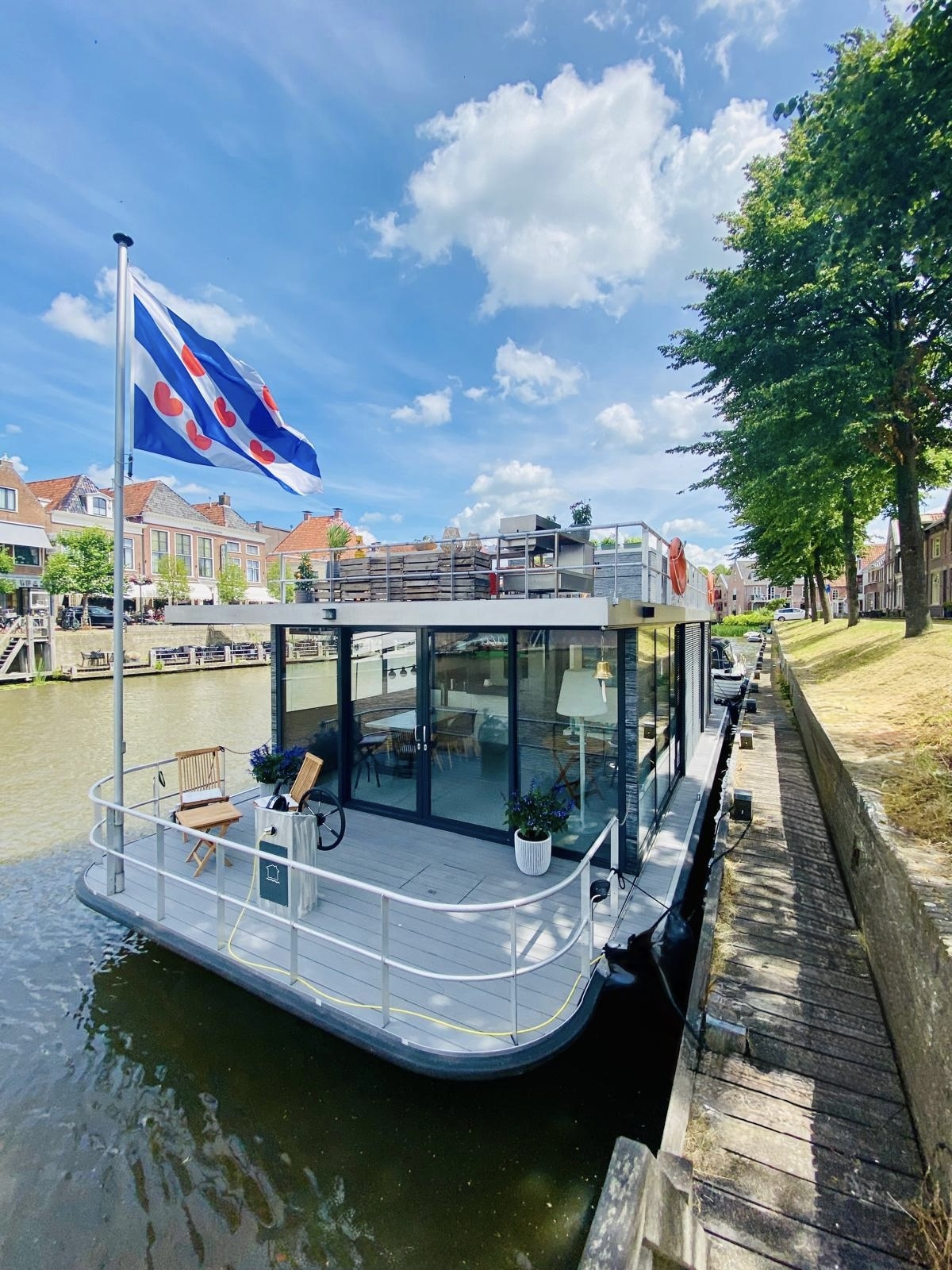 VaarAppartement 'Black Pearl' Houseboat - Panoramahut — foto 11 van 42