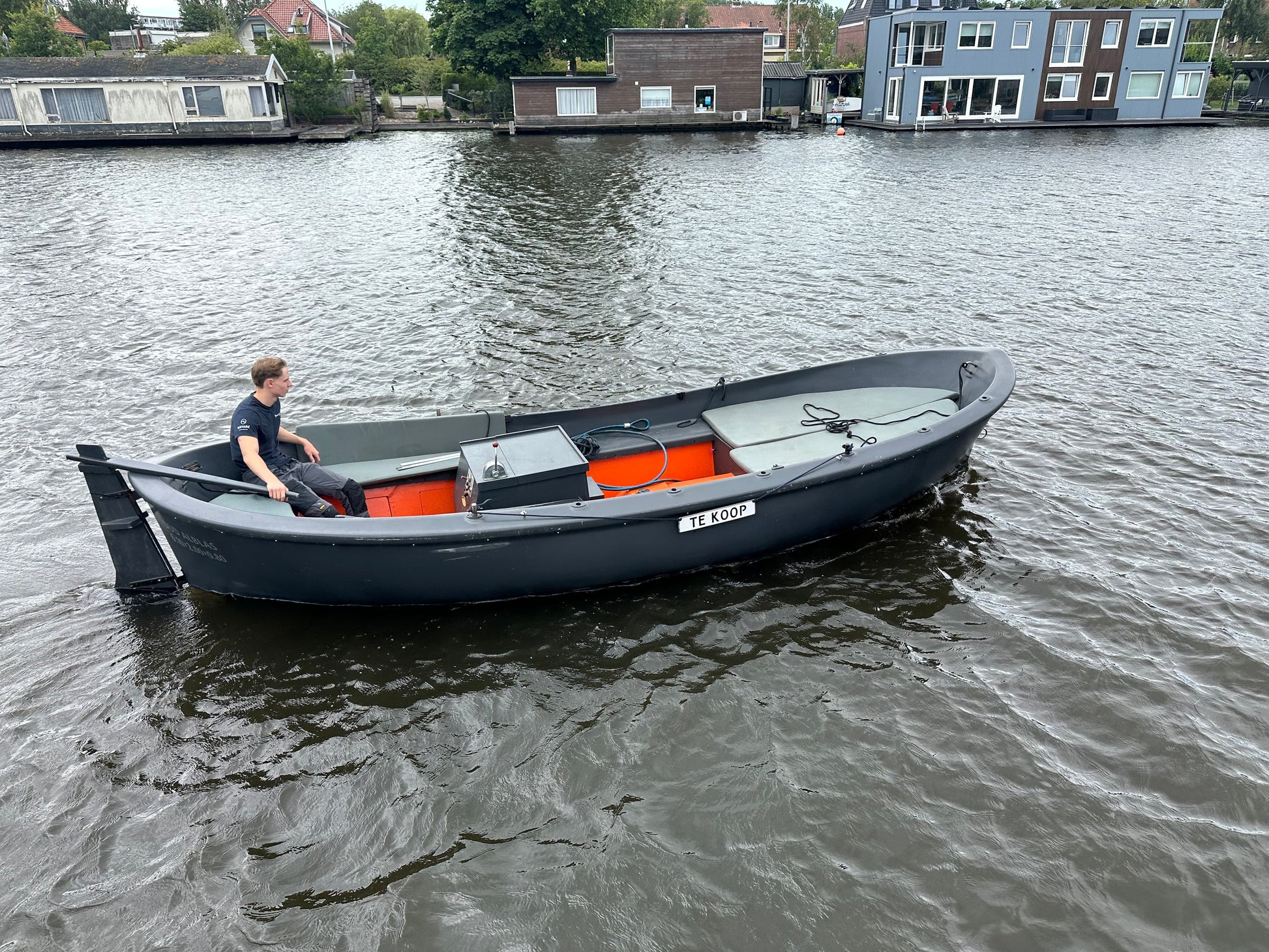 Oud Alblas reddingssloep met 2 cilinder luchtgekoelde dieselmotor — foto 6 van 12