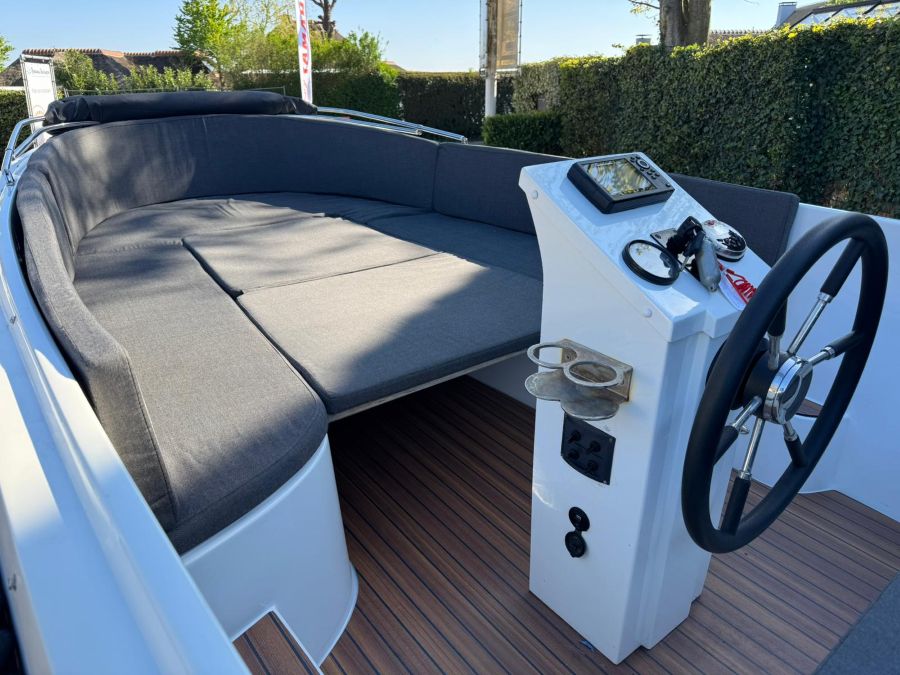 Admiraal 555 tender Suzuki 30pk — foto 2 van 7