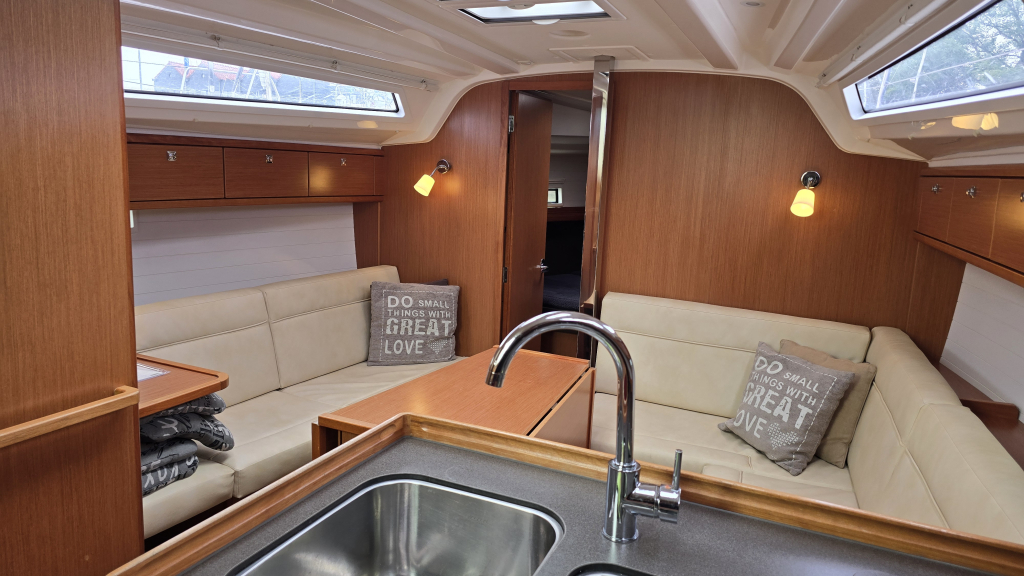 Bavaria 37 Cruiser — foto 14 van 23