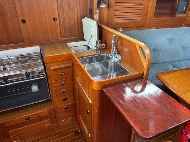 Hallberg-Rassy 31 — foto 41 van 65