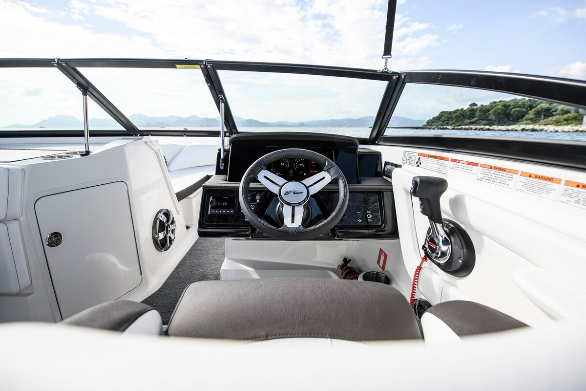 Sea Ray SPX 210 Outboard — foto 11 van 19