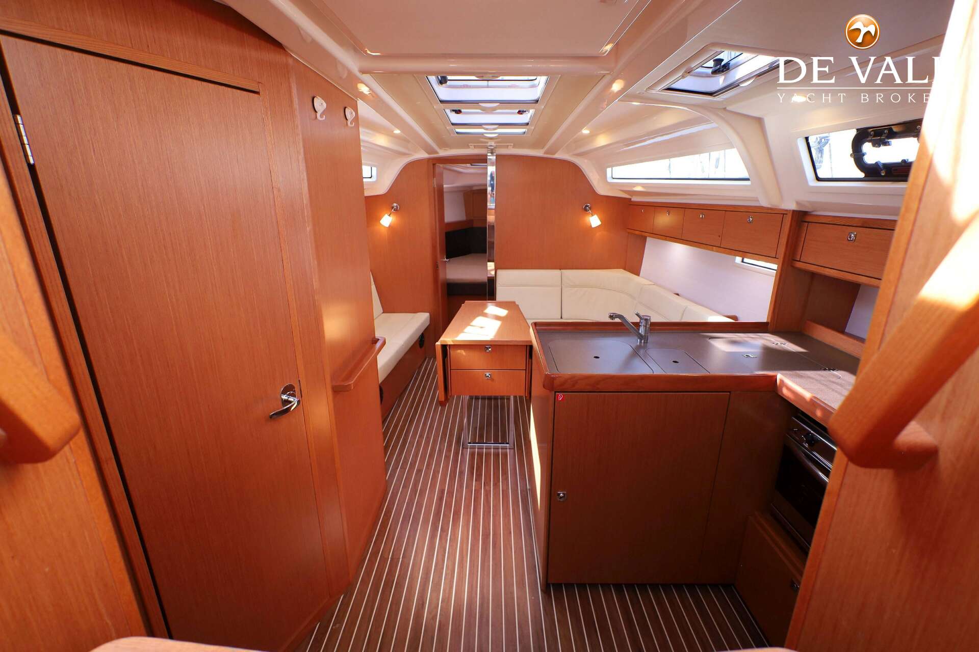 Bavaria Cruiser 37 — foto 19 van 35