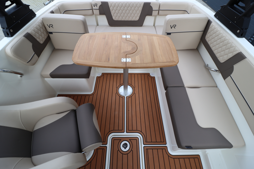 Bayliner VR4 Outboard — foto 16 van 17
