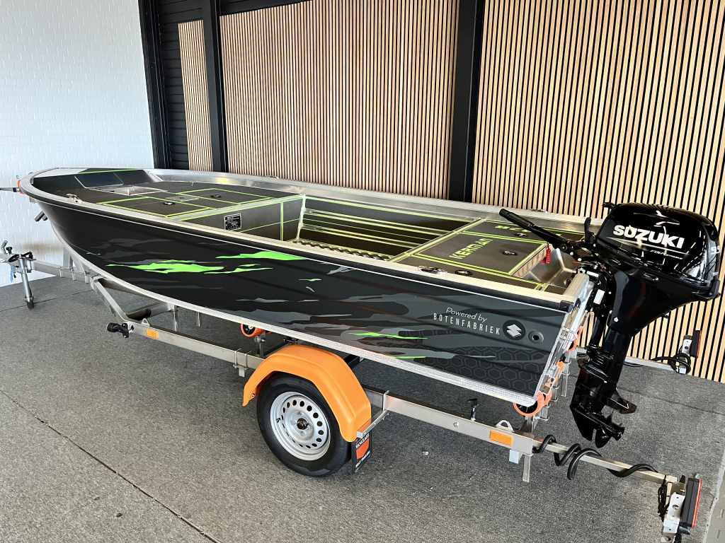 Kerman M428 visboot | Suzuki 9.9PK | VanClaes 750 trailer