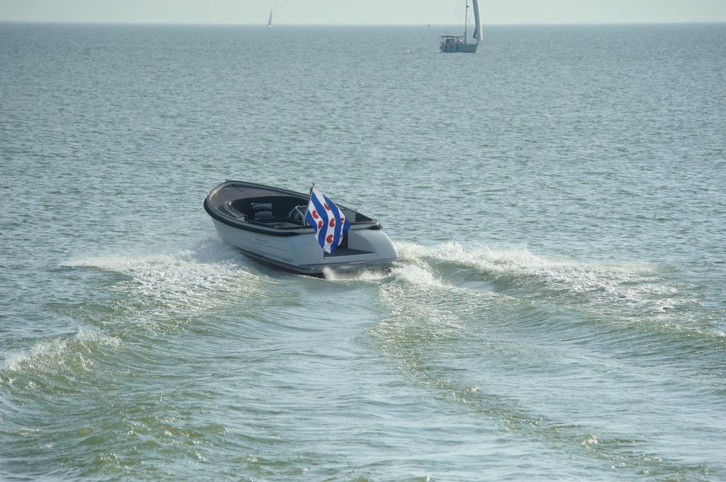 Waterspoor 777 Aviator  — foto 8 van 11