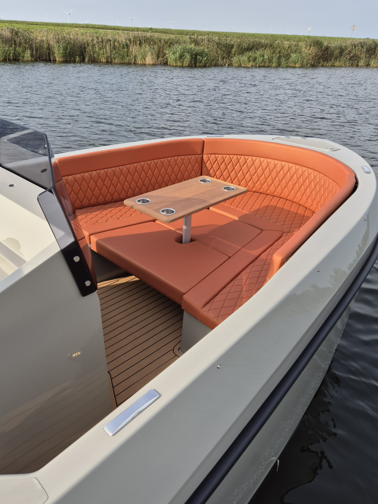 Giant 660 Tender | nieuwe Suzuki DF100 | vaarklaar DEMO — foto 9 van 24