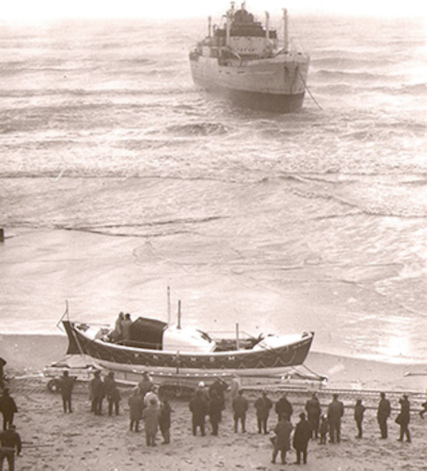 Voormalig Strand reddingboot 10.32 — foto 36 van 36