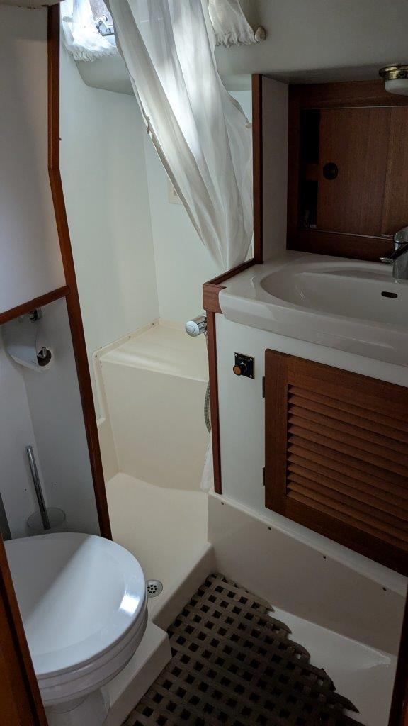 Hallberg-Rassy 45 — foto 39 van 108