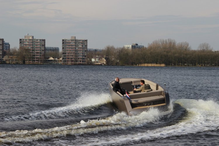 Triple 7 tender DE GROOTSTE SLOEPENSHOWROOM VAN NEDERLAND (Gedupliceerd)