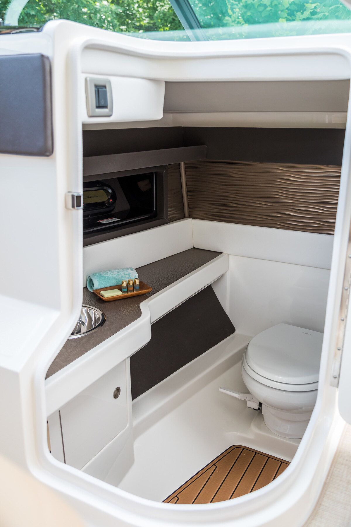 Sea Ray SLX 310 Outboard — foto 27 van 29