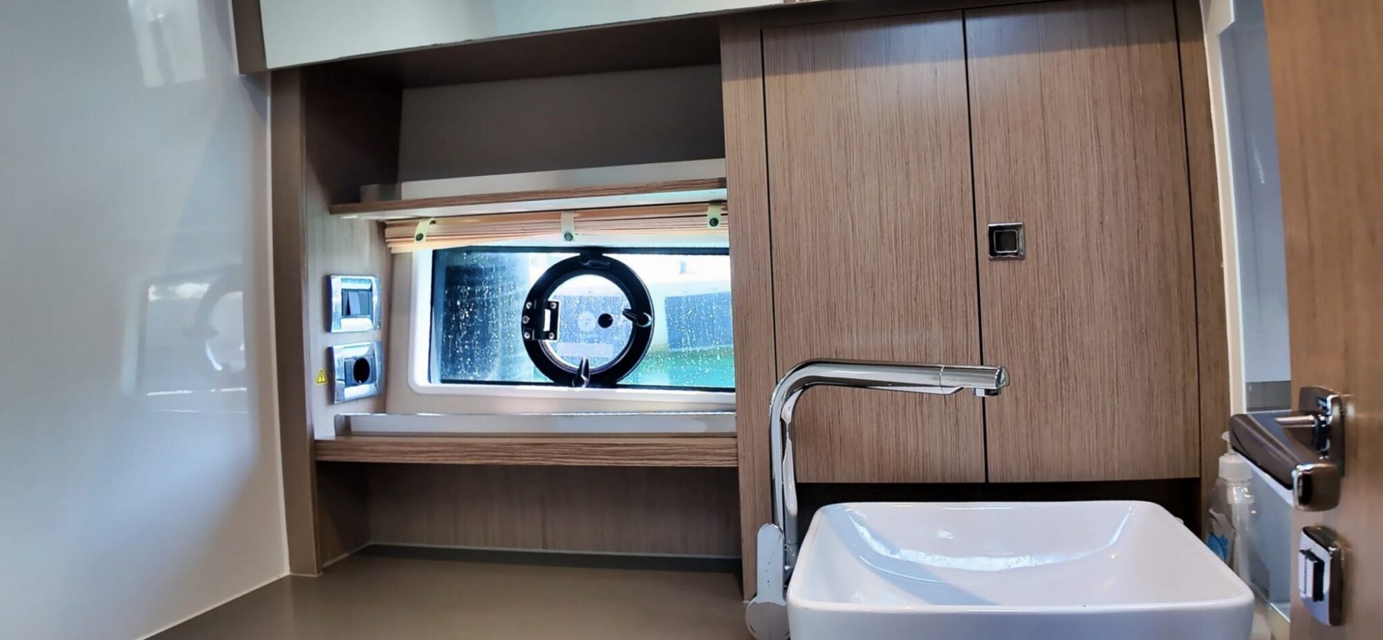 Sealine S335 — foto 17 van 28