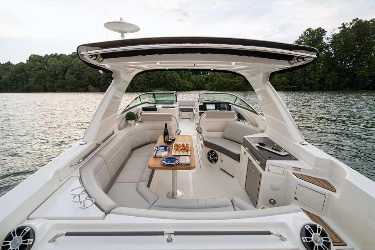 Sea Ray SLX 350 — foto 6 van 9