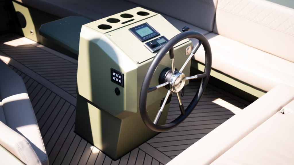 Qualia QT20 E | Elektrische aluminium tender — foto 17 van 24