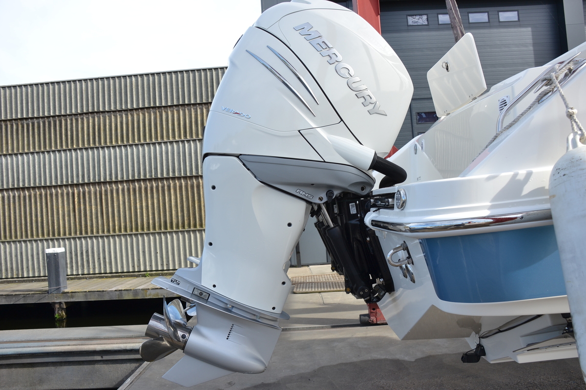 Boston Whaler 330 Outrage — foto 38 van 40