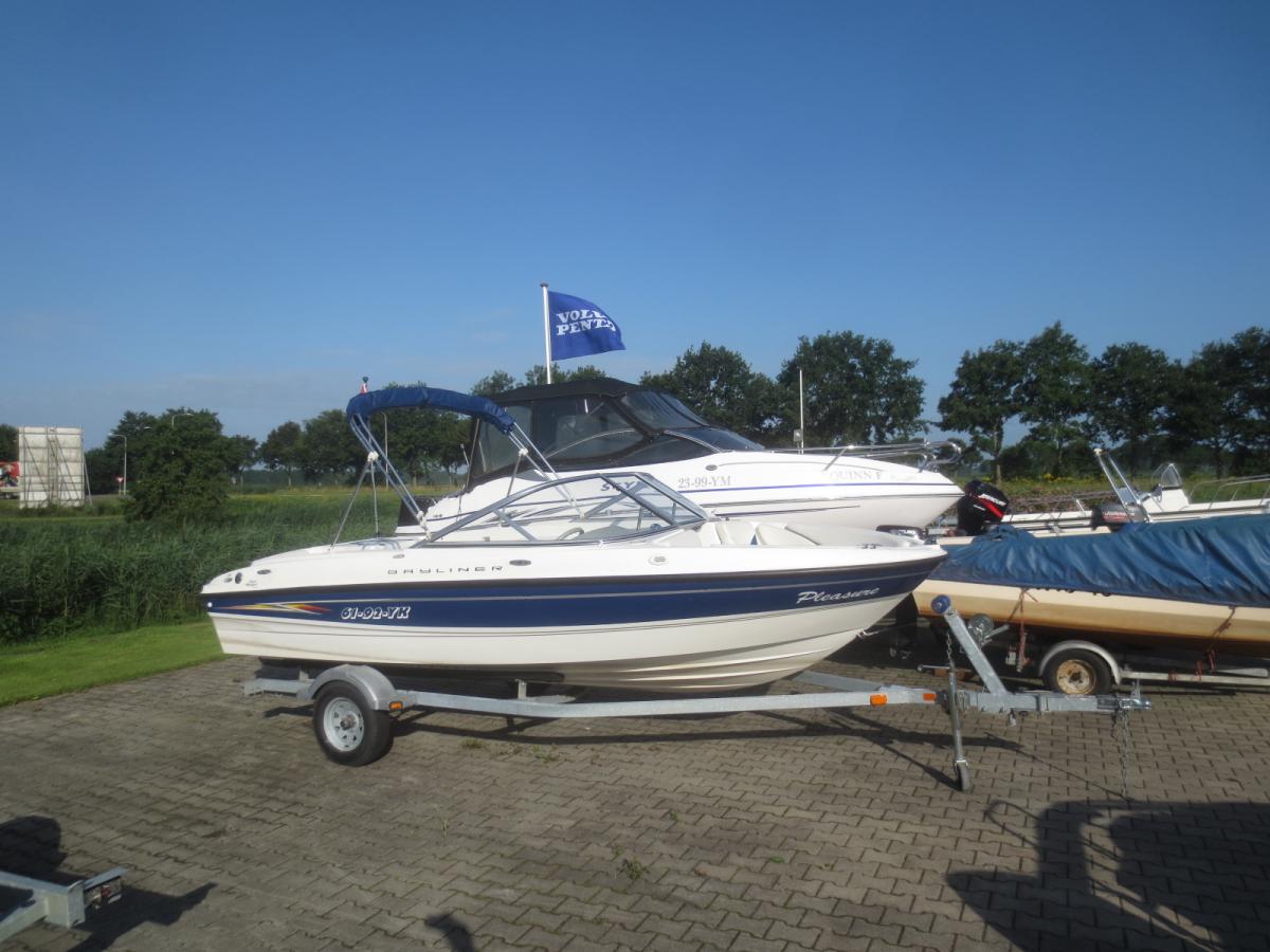Bayliner 185 Capri Bowrider — foto 3 van 25
