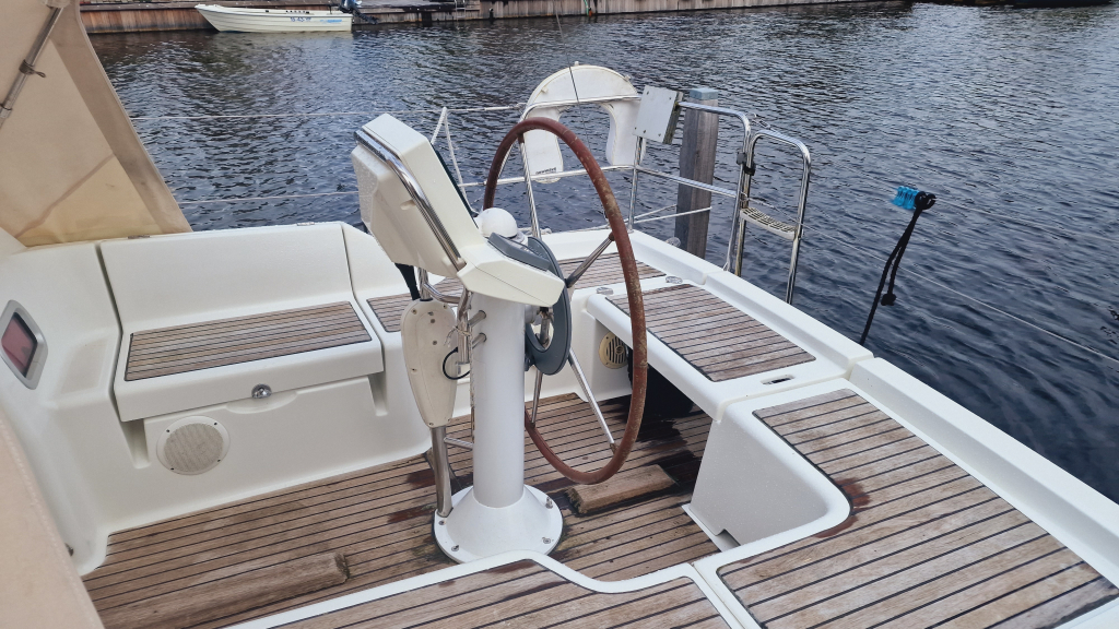 Beneteau Oceanis 31 (ondiepe kiel) — foto 5 van 35