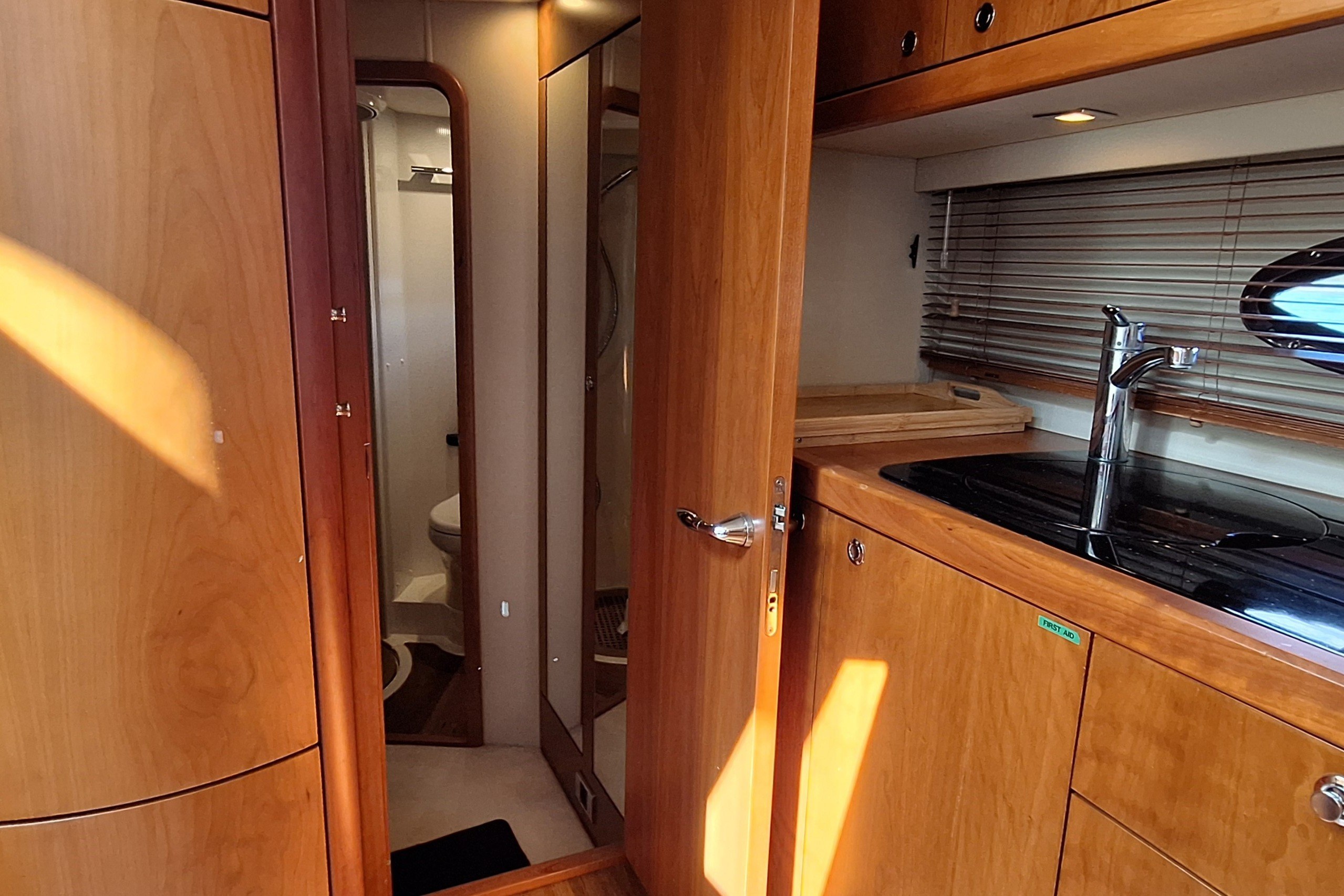 Sunseeker Portofino 47 — foto 75 van 92
