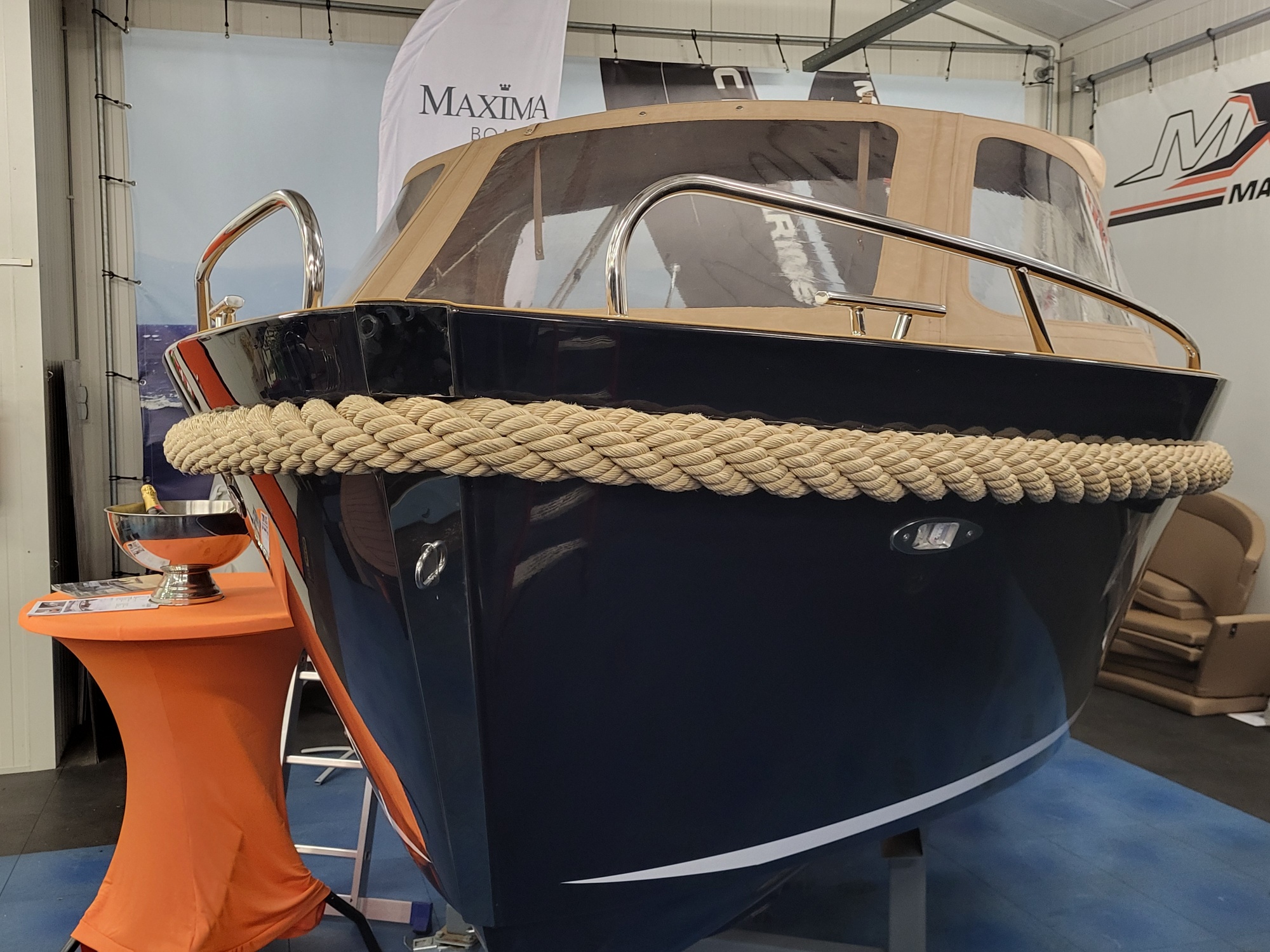 Maxima 620 Retro Tender MC 60PK, Boegschroef, Evafoam dek, Navy Voorjaarsdeal — foto 10 van 11
